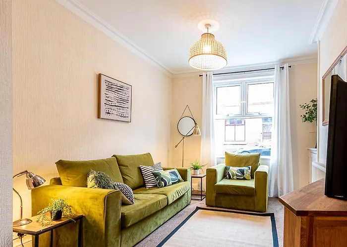 2 Bed, Up To 6 Guests Near Chester City Centre