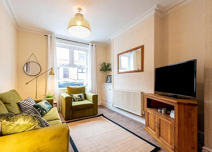 2 Bed, Up To 6 Guests Near Chester City Centre