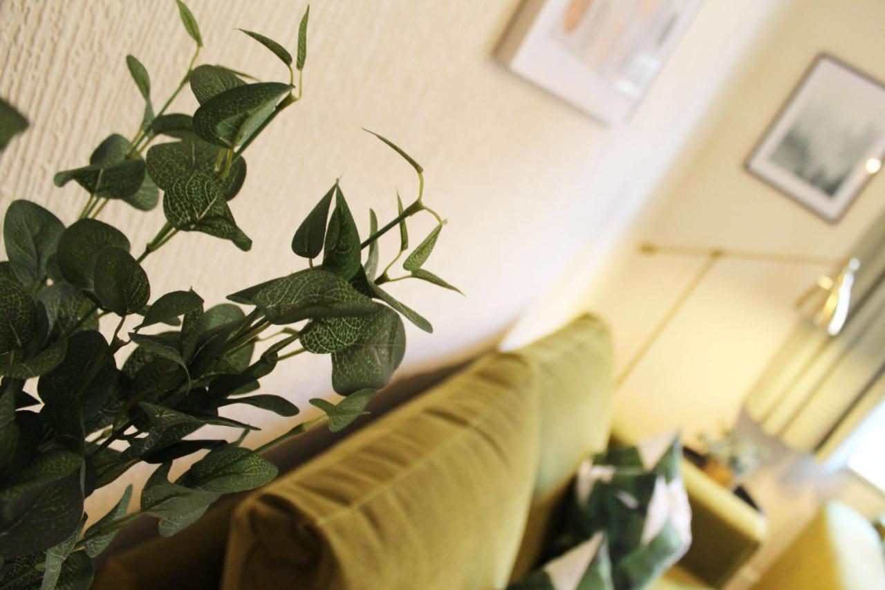 2 Bed, Up To 6 Guests Near Centre Apartment Chester