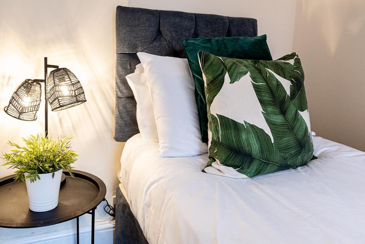 2 Bed, Up To 6 Guests Near Centre Chester