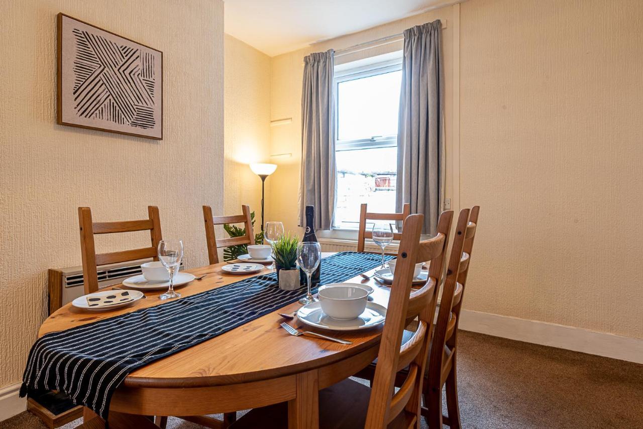 2 Bed, Up To 6 Guests Near Centre *