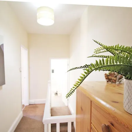 2 Bed, Up To 6 Guests Near Chester City Centre Exterior photo