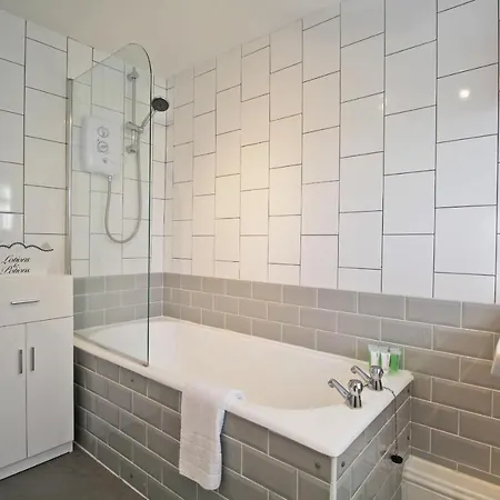 2 Bed, Up To 6 Guests Near Chester City Centre Exterior photo