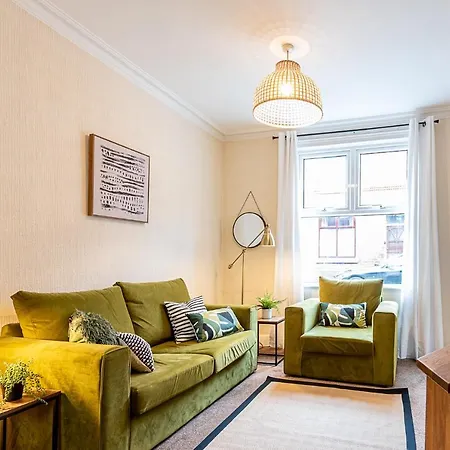 2 Bed, Up To 6 Guests Near Chester City Centre Exterior photo